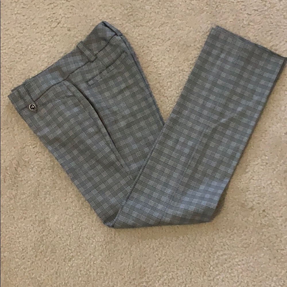 Woman’s Pants - Picture 2 of 3